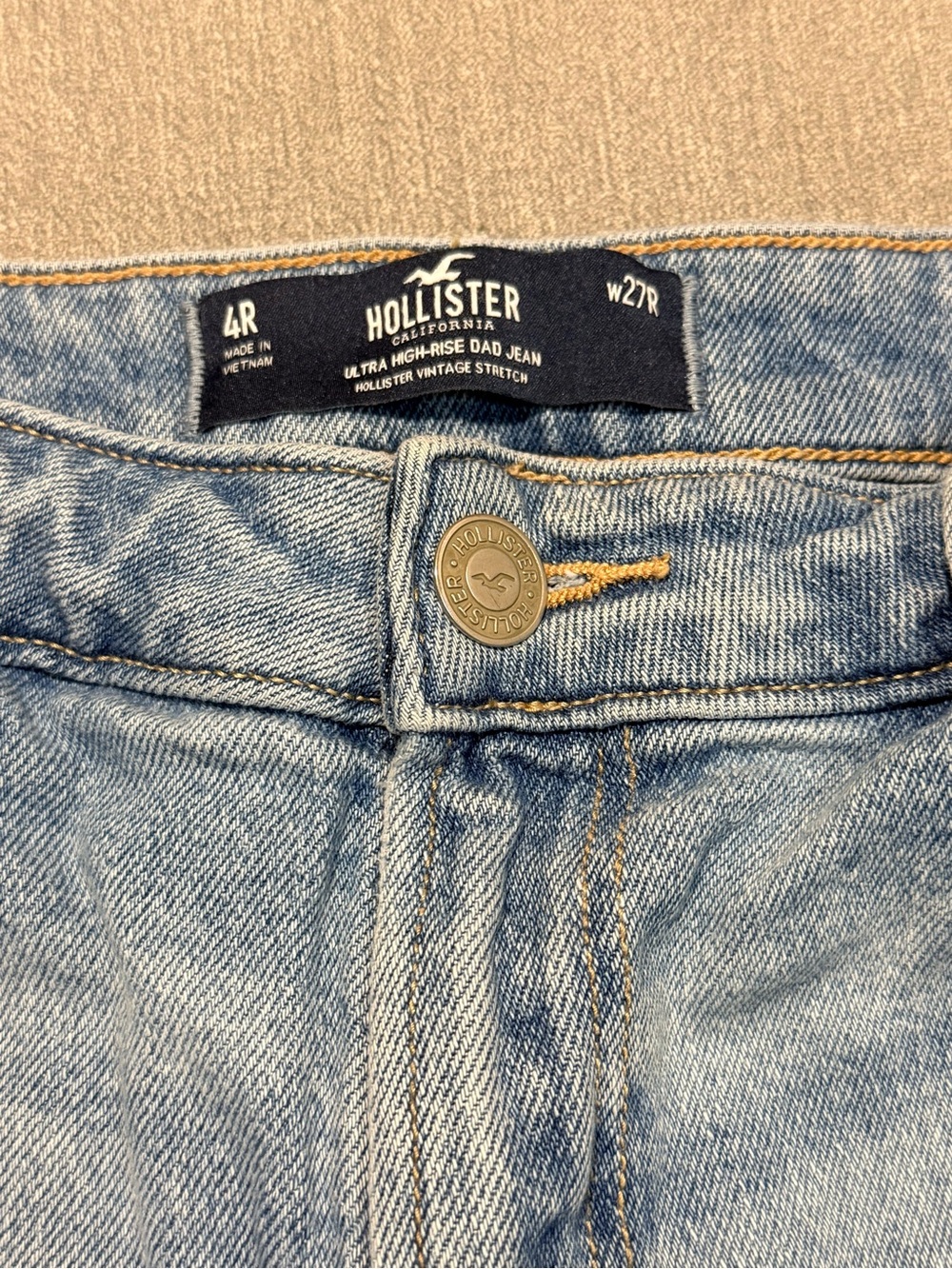Hollister Women’s Light Wash Ultra High Rise Dad Jean